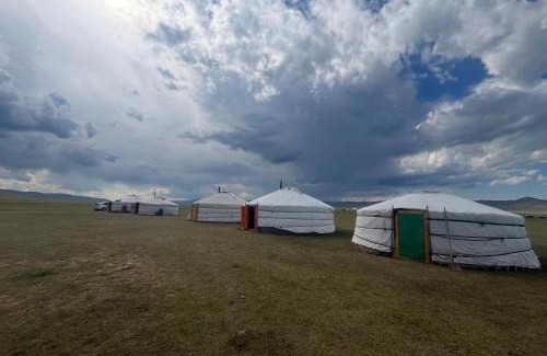 Uvurkhangai Other | Yurts in an Nomadic family