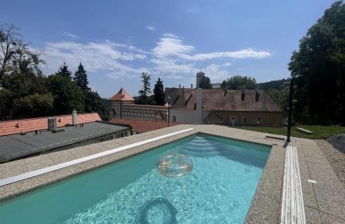 Racice-Pistovice Apartment | Zámek Castle Račice - Předzámčí Forecastle