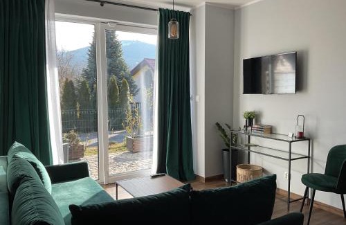 Szklarska Poreba Apartment | Z Widokiem Apartamenty - apartamenty z widokiem na góry i zewnętrzną balią