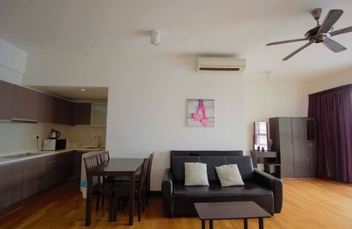 Chow Kit Apartment | Z3 Infinity Pool Big Studio@Near KLCC