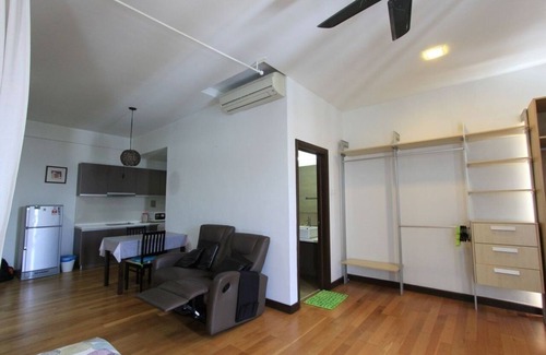 Chow Kit Apartment | Z4 Infinity Pool Big Studio@Near KLCC