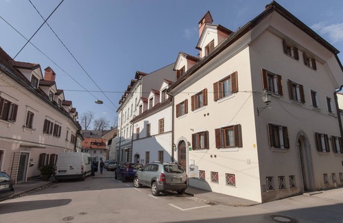 Ljubljana City Centre Apartment | Žabjak Tour As/Spacious duplex 2BR, 90sqm, old town, free AC in every room