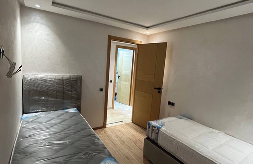 Ain Sebaa Bed & Breakfast | Zahira New Luxury ONE ROOM Near The Beach - 1 DOUBLE BED/2 SINGLE BED