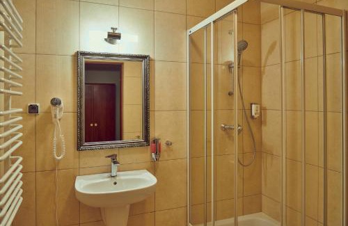 Zwierzyniec Hotel | Zajazd Srebrna Gora