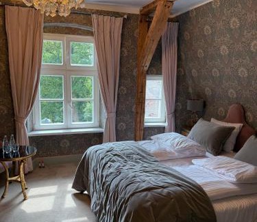 Radkow Hotel | Zamek Sarny - Schloss Scharfeneck