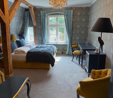 Radkow Hotel | Zamek Sarny - Schloss Scharfeneck