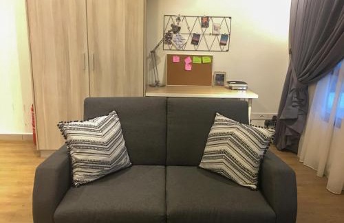 Bukit Jalil Apartment | Zayah Homestudio near Bukit Jalil/Mines