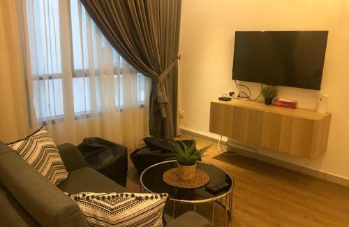 Bukit Jalil Apartment | Zayah Homestudio near Bukit Jalil/Mines