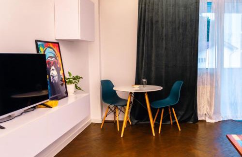 Tirgu Jiu Apartment | ZAZA Apartament - central area, with balcony