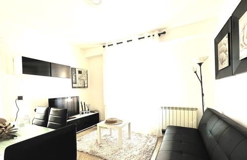 Casetas Apartment | Zebra Apartment - 10 min from the center!