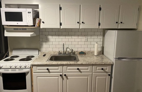 Malvern House | Zeke’s House: Bed and Barn Bliss