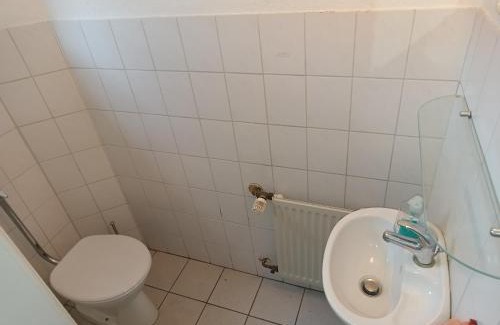 Hofgeismar Apartment | "ZELTCHEN" 1-ZApp mit WC, aber OHNE DUSCHE!