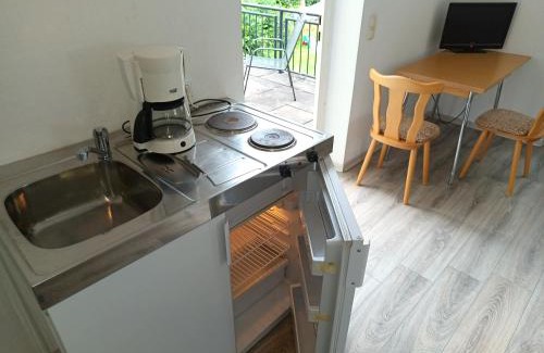 Hofgeismar Apartment | "ZELTCHEN" 1-ZApp mit WC, aber OHNE DUSCHE!