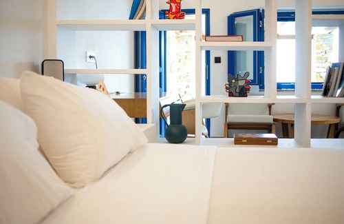 Koundouros House | Zen Blue Mills