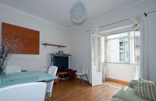 Lisbon Old Town Apartment | Zen Central Apartment