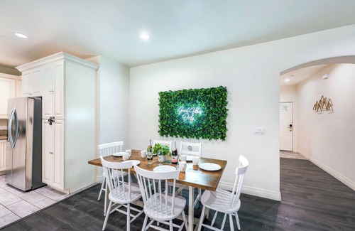 Eastside House | Zen Home, Arcade Game Room, TV Bedrooms, Spacious Home, 1 Mile to Downtown & UCR