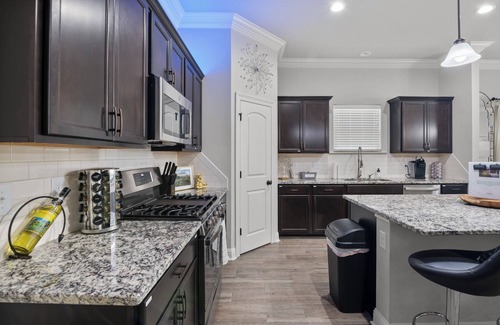 Shreveport House | Zen House, a peaceful sanctuary! Tv in each room.