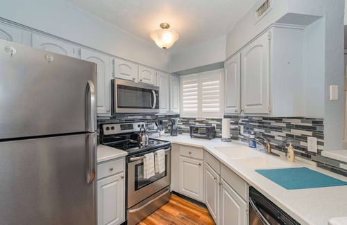 Ocean Side Village Condo | Zen · Serene King Bed Condo · Half Mile from Beach