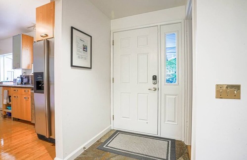 Mercer Island House | Zen & Spacious Mercer Island Home & Guest Suite