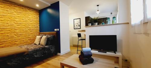 Challes-les-Eaux Apartment | Zen Studio Le Granier Challes Centre - Parking