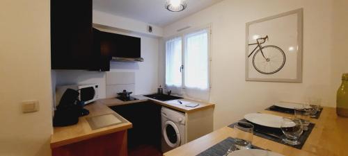 Challes-les-Eaux Apartment | Zen Studio Le Granier Challes Centre - Parking
