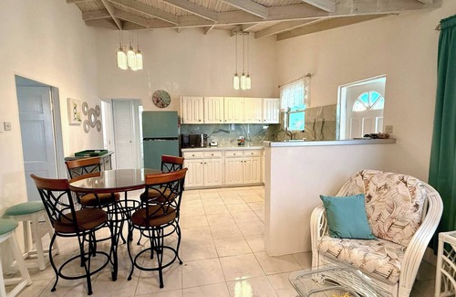 Douglas House | ZenBreak Steps to the Sea 2Bd