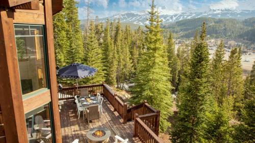 The Highlands House | Zendo by AvantStay Serene Mountain Abode w Hot Tub Views