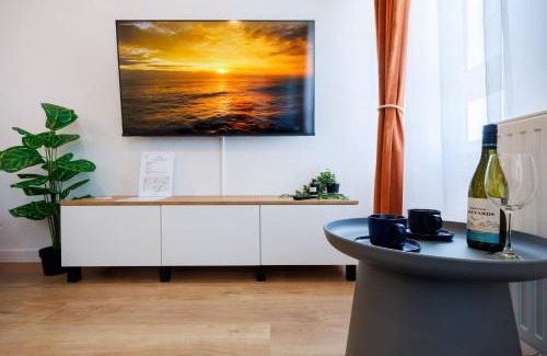 Rzeszow Apartment | Zenith Suite Residence- City Centre, Parking by StayNest