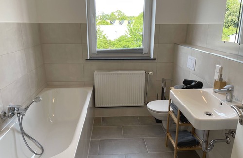 Hildesheim District Apartment | Zentral 80m² Küche Waschmaschine Netflix