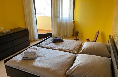 Mitte Apartment | Zentrale großzügige Dachterassen Whg am Stadtpark in 15 Min mit U-Bahn zur Messe