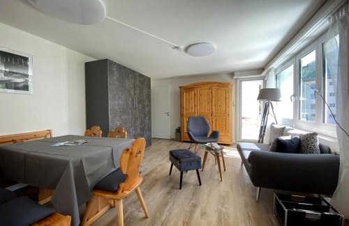 Davos-Dorf Apartment | zentrale TOP Wohnung Chesa Ravaisch