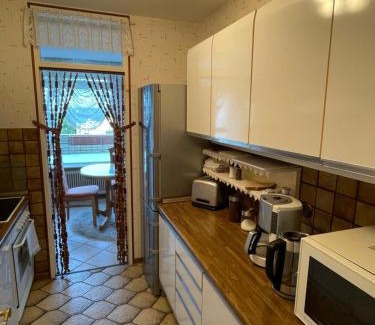 Stadtkern Marl Apartment | Zentrales Apartment für bis zu 5 Personen mit Balkon, Parkplatz, Waschmaschine & direkten Einkaufsmöglichkeiten