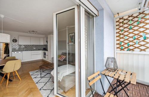 Lend Apartment | Zentrales park-side Apartment - 2BR - free parking - 2 Balkone