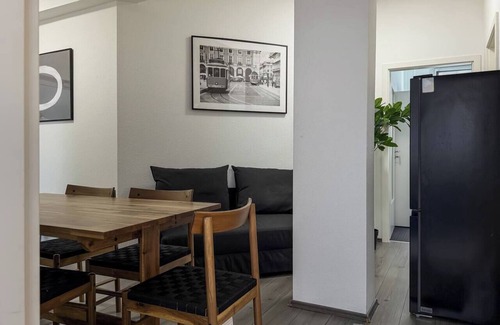 Rathaus Apartment | Zentrales Stgt Apt – 3SZ, 12 Pers.