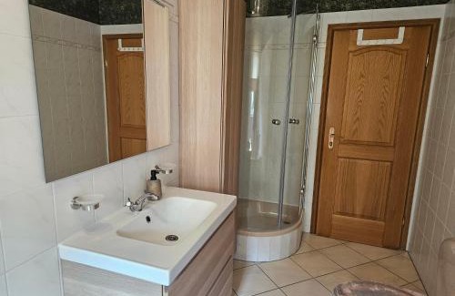 Gotha House | Zentrumsnahes Gästezimmer in Ferienwohnung