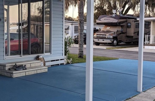 Zephyrhills South Other | Zephyrhills Florida close to Tampa, Zoo, Hard Rock, and Bush Gardens.nPool.