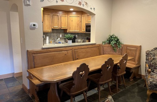 Zermatt Condo | Zermatt Resort Condo located in the beautiful Swiss town of Midway
