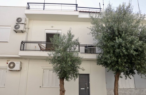 Korydallos Apartment | Zesto Spitiko