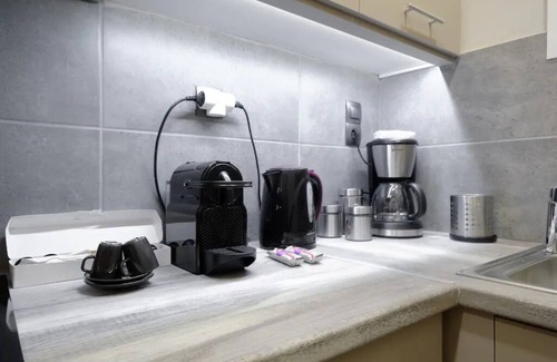 Ampelokipoi Apartment | “ZEUS”, STYLISH LUXURY BUSINESS SUITE in the heart of Athens.