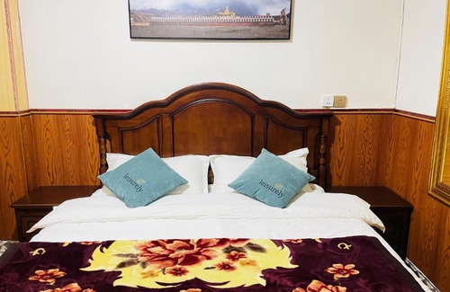 Garze House | Zhuji Inn