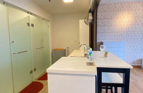 Shah Alam Apartment | Zillion Cozy - Trefoil Setia Alam- Next to Setia City Mall & Convention Centre