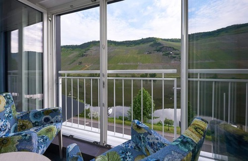 Wehlen House | Zimmer mit Balkon L - Moselhotel Sonnenuhr