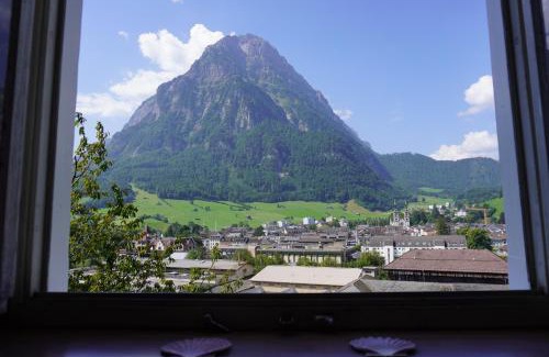 Glarus House | Zimmer mit Bergblick Nähe ESAF