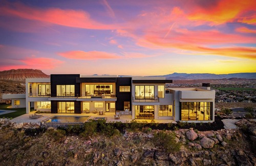 Washington Fields House | Zion Luxe Retreat/Pool Cinema Pickleball