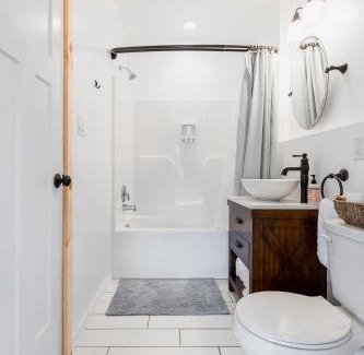 Hamilton Bed & Breakfast | Zion Springs