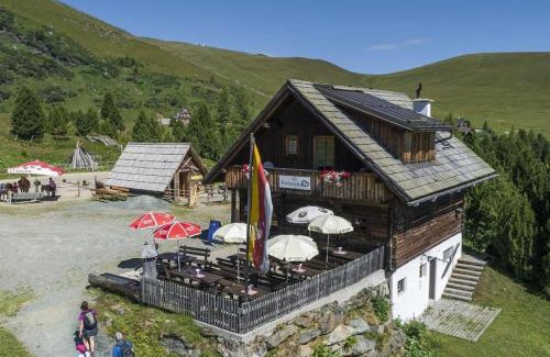 Reichenau Apartment | Zirbenhütte am Falkert auf der Heidi-Alm