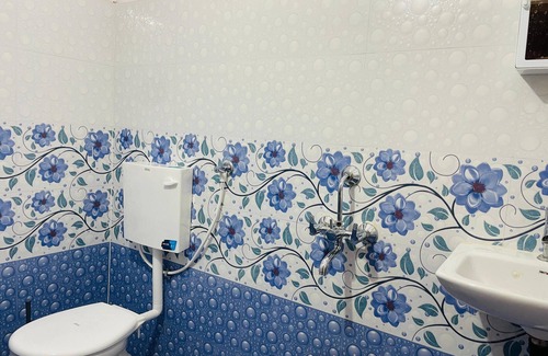 Mehdipatnam Hotel | Zivo Stays Guest House Rethibowli