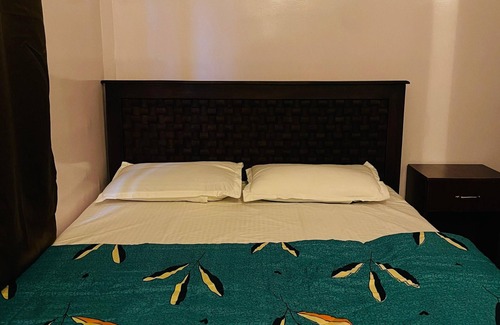 Mehdipatnam Hotel | Zivo Stays Guest House Rethibowli