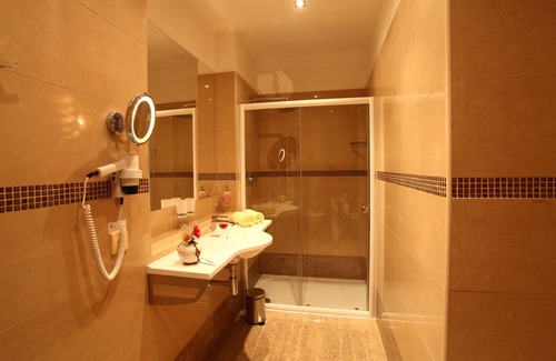 Decin Hotel | Zlatá Lípa