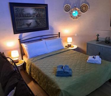 Spata-Artemida Apartment | Zoe garden home